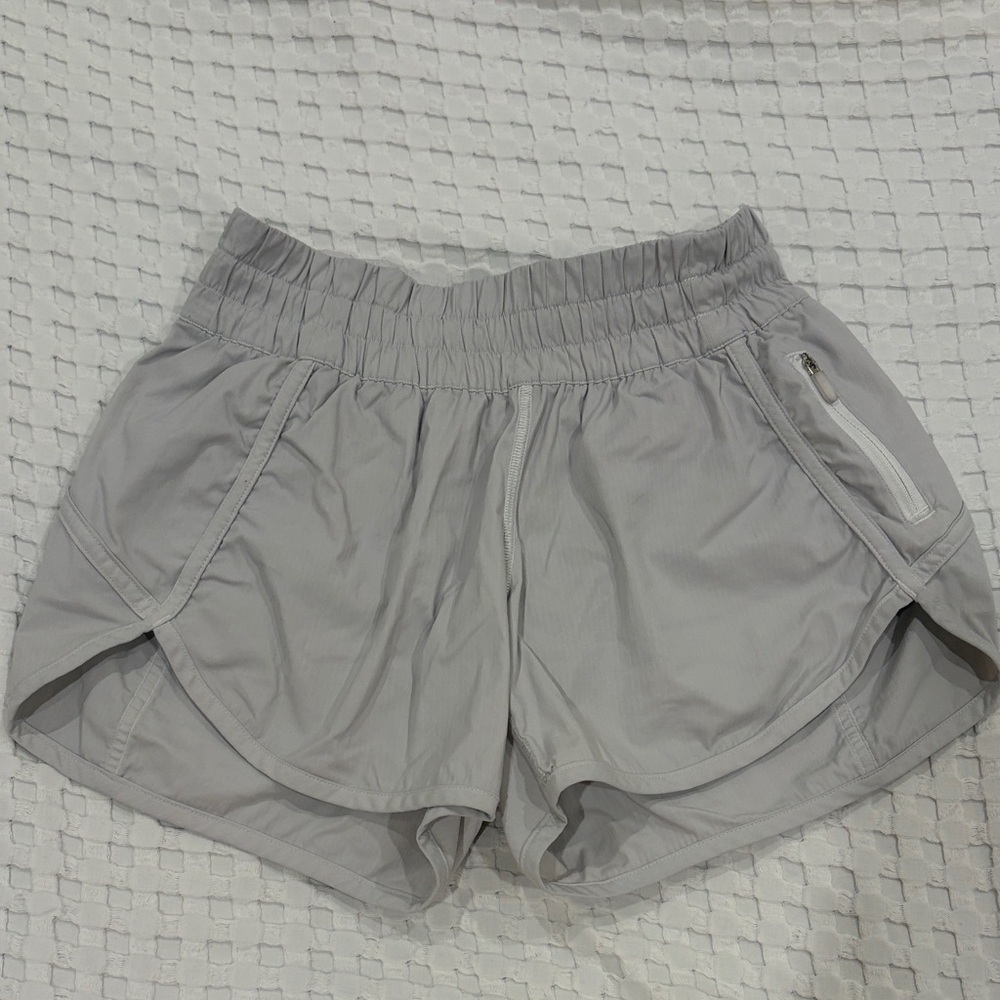 Lululemon white track that high rise short